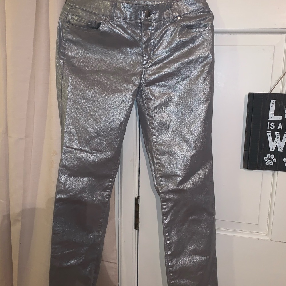 Platinum Chico’s size 00 silver shiny color